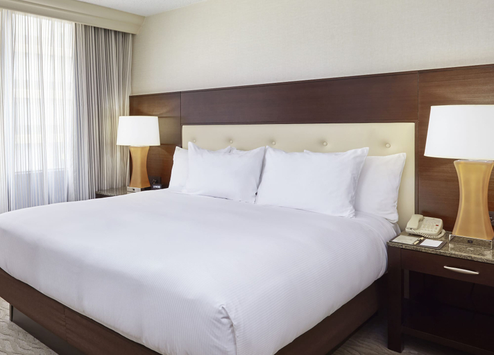 Bedroom 3, DoubleTree by Hilton Washington DC - Crystal City, Arlington