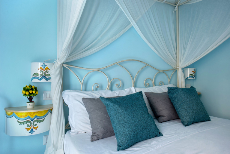 Bedroom 2, Regina Elena, Napoli