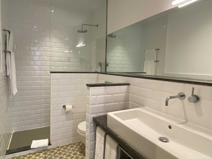 Bathroom 4, Colectia Stays Pau Claris, Barcelona