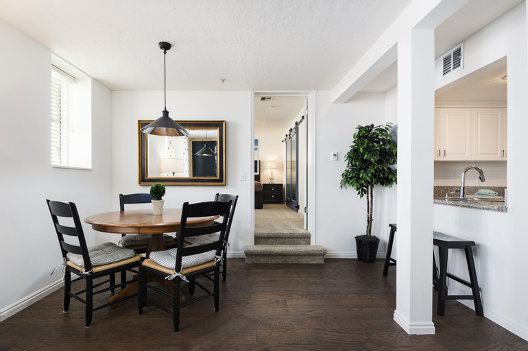 Dining Room 4