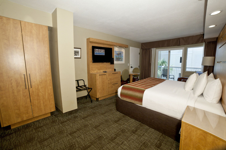 Bedroom 4, DeSoto Beach Hotel, Chatham