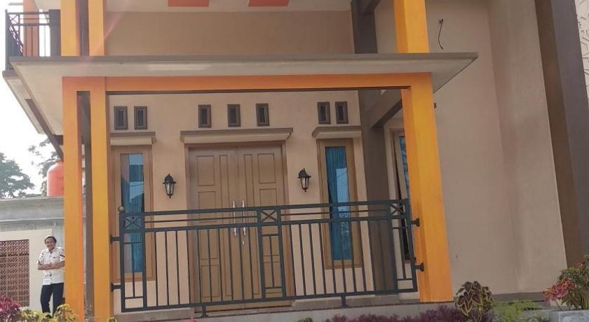 Exterior & Views 1, Baringin Anam Guest House Syariah, Agam