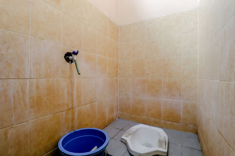 Bathroom 11
