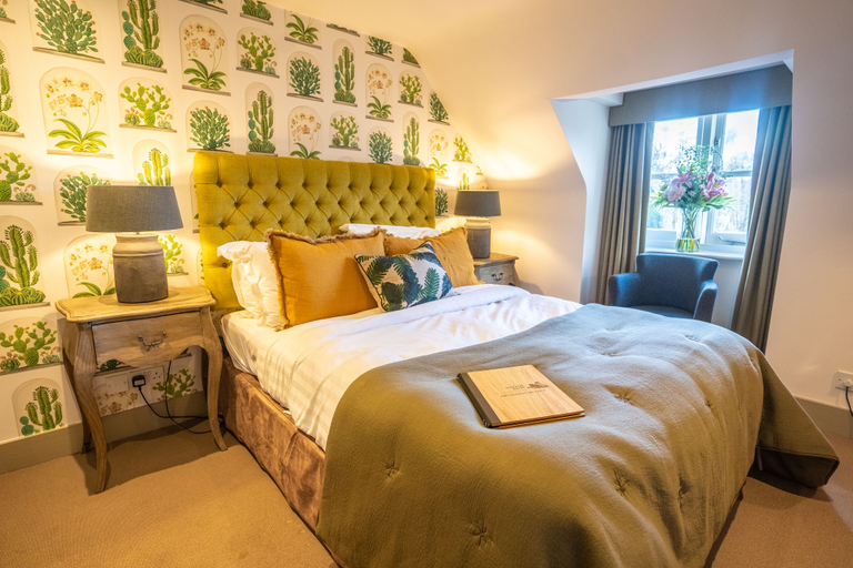 Bedroom 2, The Swan Inn, Surrey