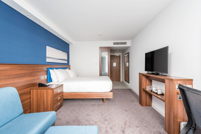 Bedroom 3, Hampton by Hilton Dundee City Centre, Dundee