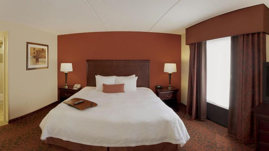 Bedroom 3, Hampton Inn Rochester Webster, Monroe