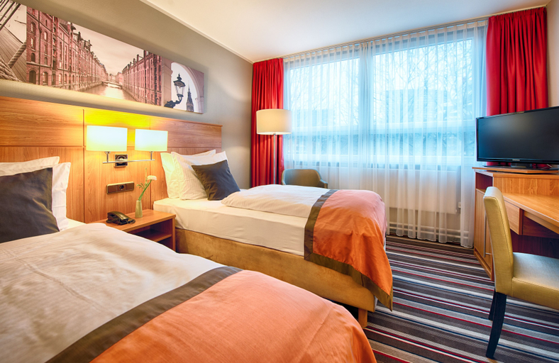 Bedroom 4, Leonardo Hotel Hamburg City Nord, Hamburg