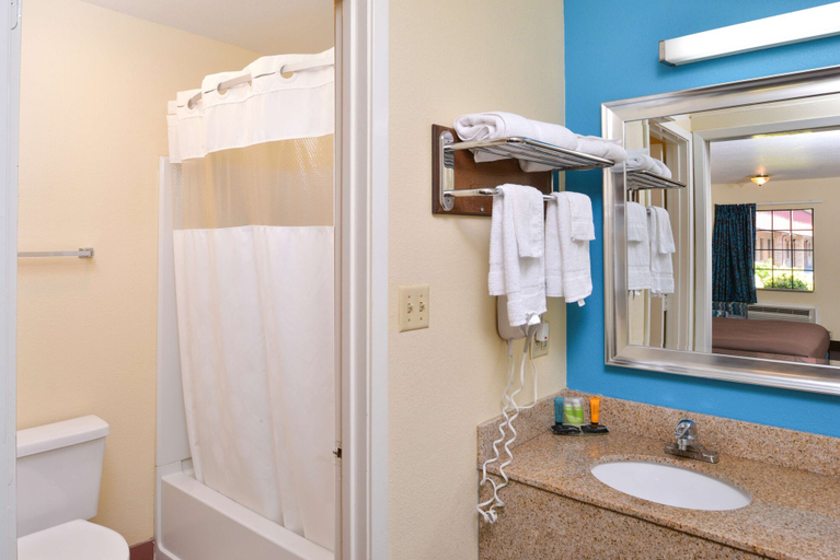 Bathroom 4, Americas Best Value Inn Batesville, Panola