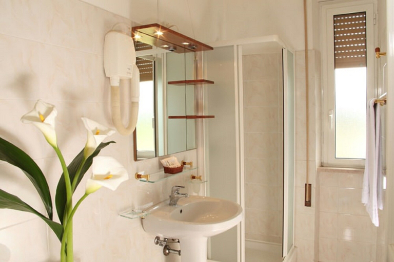 Bathroom 4, Cassia Hotel, Rome