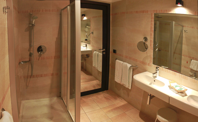 Bathroom 4, BV Airone Resort, Cosenza
