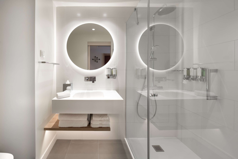 Bathroom 4, Hampton By Hilton Riga Airport, Riga
