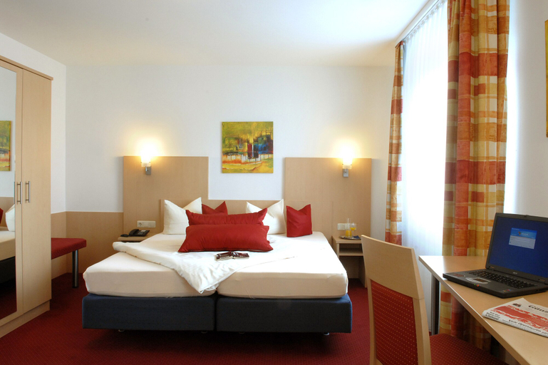 Bedroom 3, Hotel Garni Bettina, Günzburg
