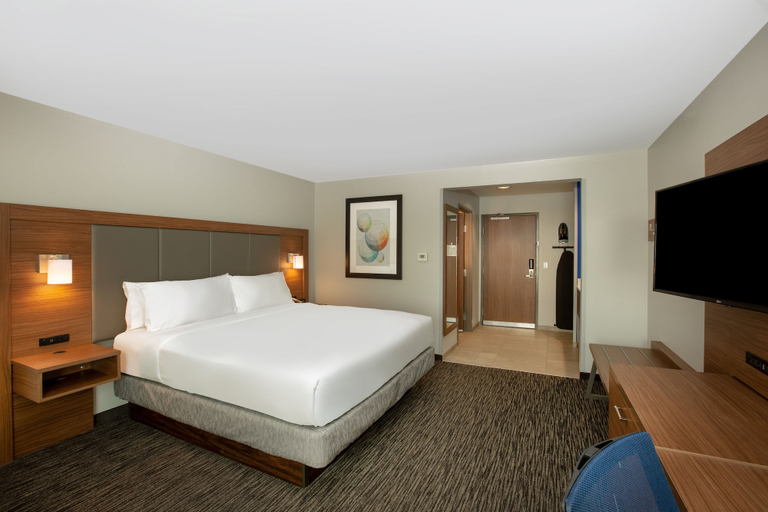Bedroom 4, Holiday Inn Express & Suites NORFOLK, Madison