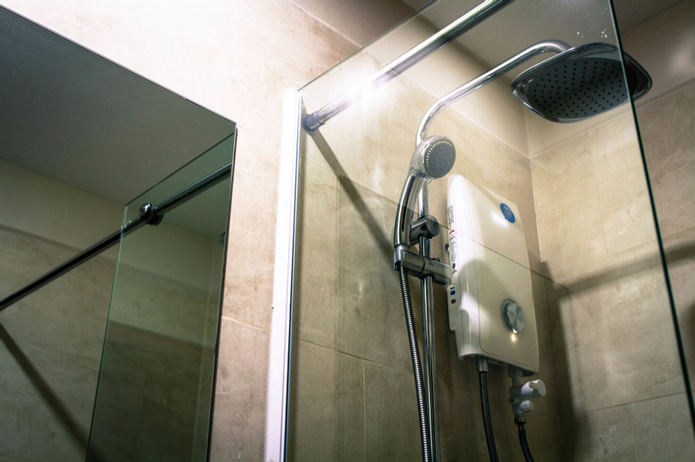 Bathroom 10