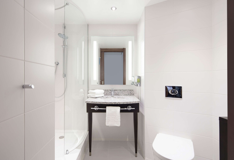 Bathroom 4, Hampton by Hilton Dundee City Centre, Dundee