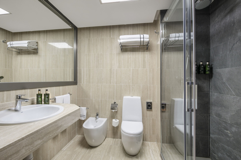 Bathroom 3