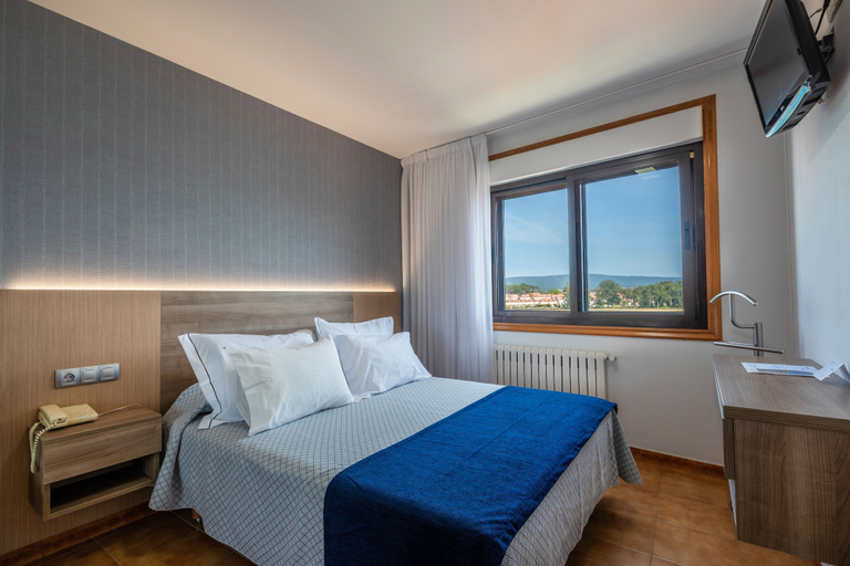 Bedroom 4, Hotel Montemar, Pontevedra