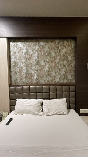 Bedroom 4, Hotel Sarovar Residency, Palghar