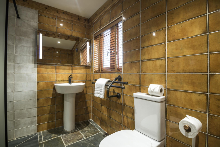 Bathroom 2, Lavender - Luxurious Barn Conversion - Blossom Farm, Pembrokeshire