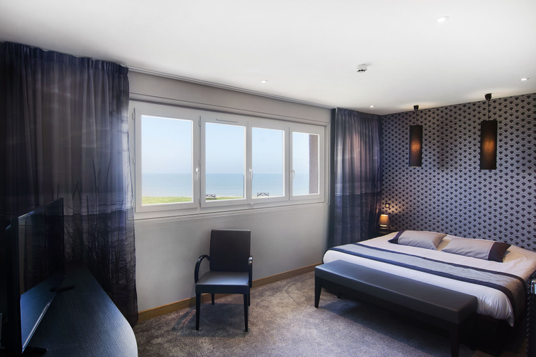 Bedroom 4, Hotel Club Bon Séjour La Plage, Calvados