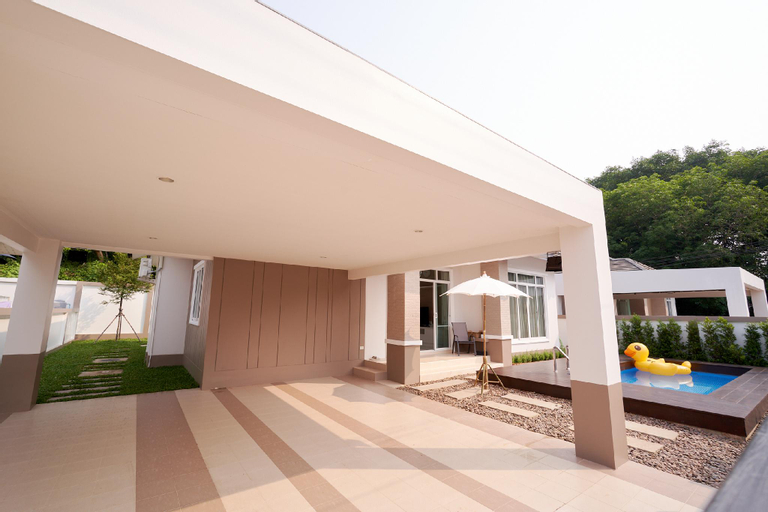 Blue Cat Pool Villa 1, Muang Chanthaburi