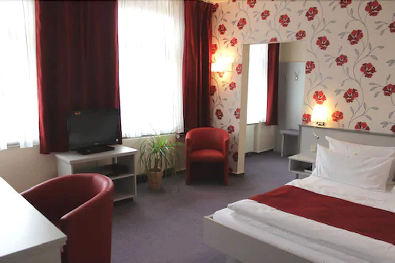 Bedroom 10