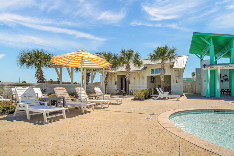 Sport & Beauty 2, Sun 'n Sand at Sunflower Beach Resort, Nueces