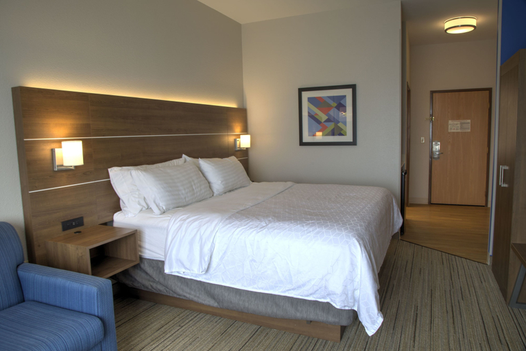 Bedroom 5, Holiday Inn Express ROCHELLE by IHG, Ogle