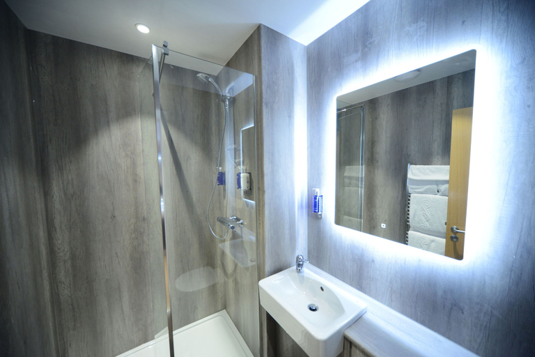 Bathroom 4, Hotel Bannatyne Durham, Durham