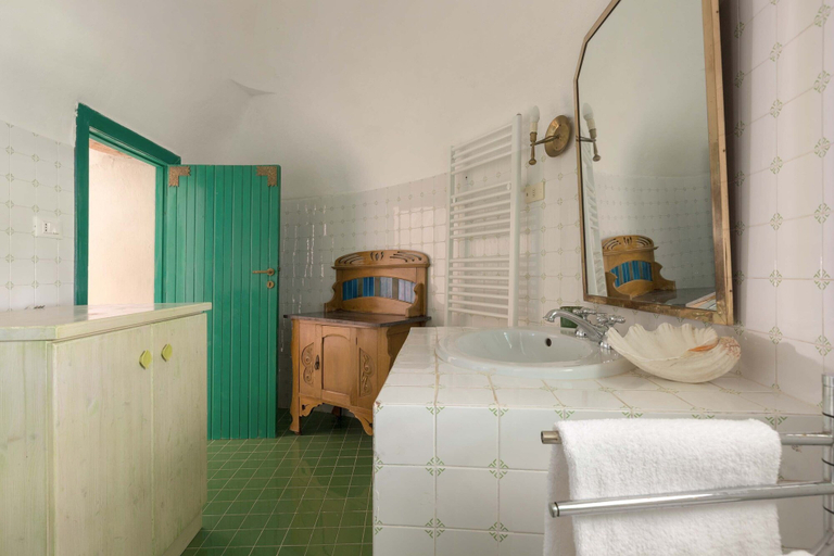 Bathroom 4, Trulli Il Cappero, Brindisi