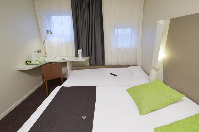 Bedroom 4, Campanile Hotel Lille Euralille, Nord