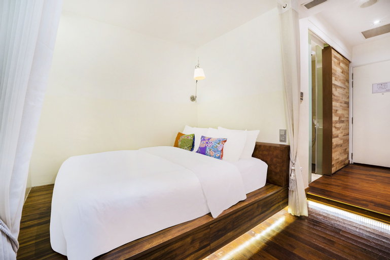 Bedroom 13