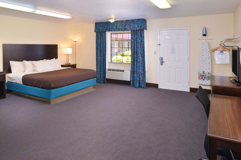Bedroom 3, Americas Best Value Inn Batesville, Panola