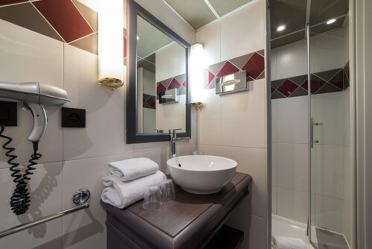 Bathroom 4, Hôtel Alexandra, Rhône