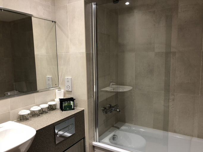 Bathroom 4, The Arden Hotel & Leisure Club, Solihull