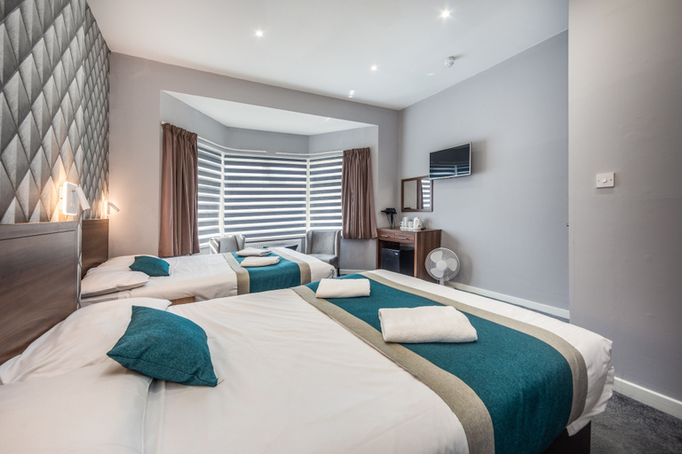 Bedroom 5, King Solomon Hotel, London