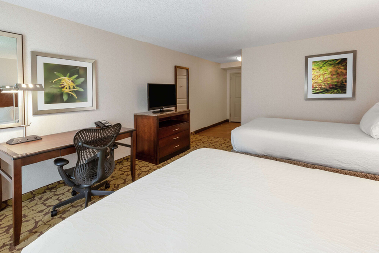 Bedroom 5, Hilton Garden Inn Pittsburgh University Place, Allegheny