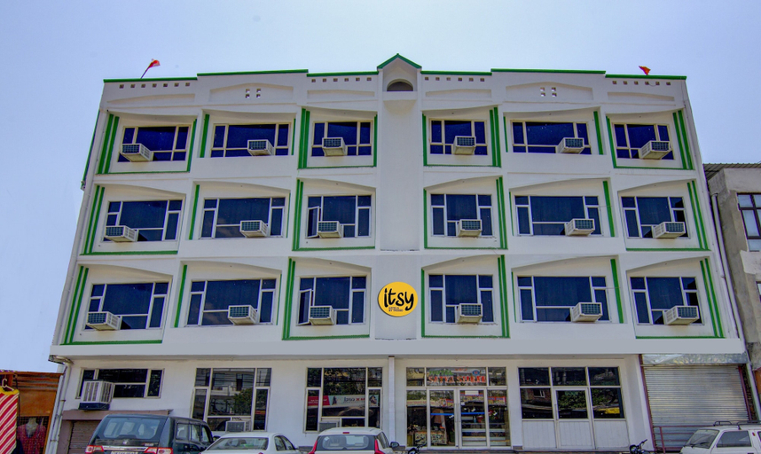 Exterior & Views 2, Itsy Hotels Satya Shree, Reasi