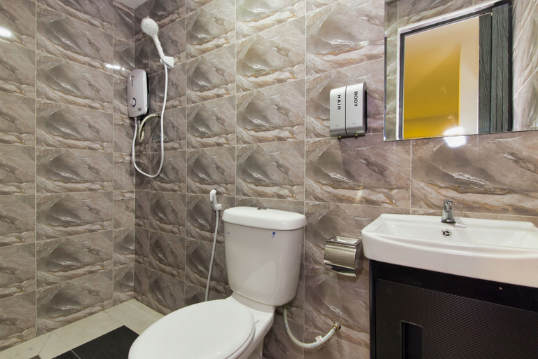 Bathroom 4, Simms Garden Hotel, Kuala Lumpur