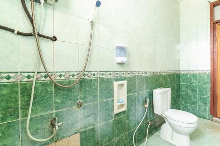 Bathroom 7