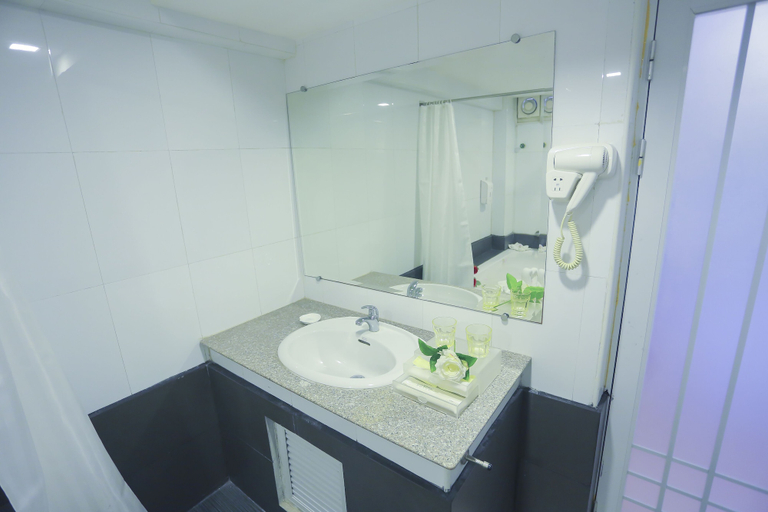 Bathroom 4, Uptown Hotel, Yangon