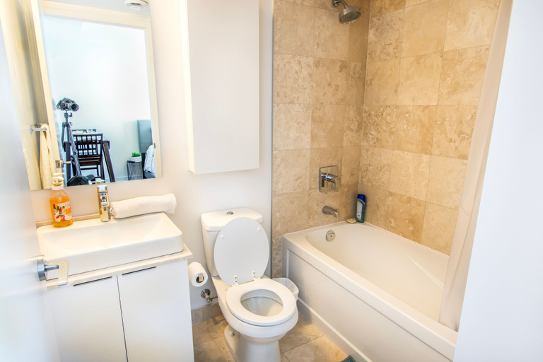 Bathroom 5, MiCasa Suites - Modern Executive Condo, Toronto