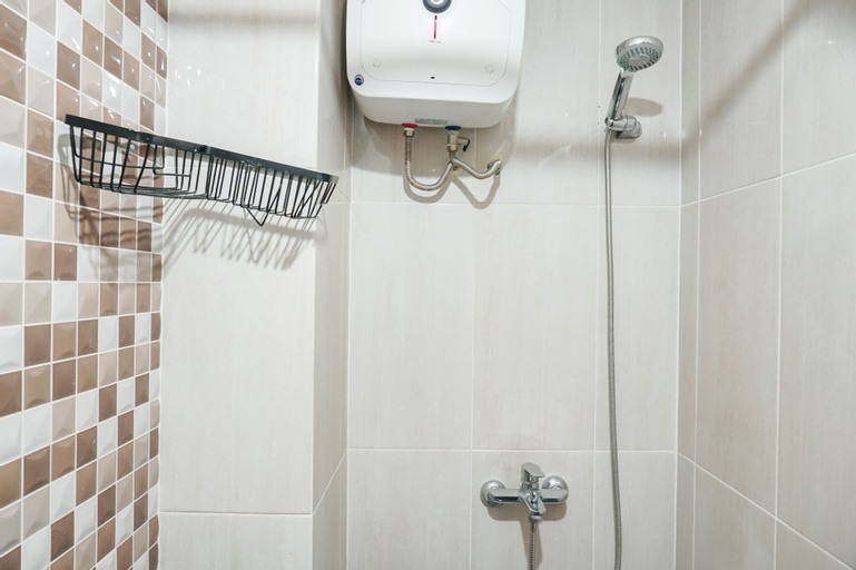Bathroom 18