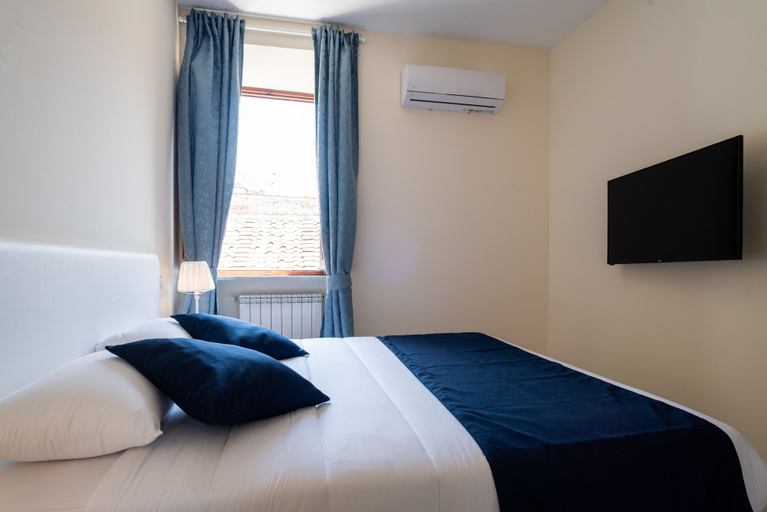 Bedroom 4, Minerva Monks Inn, Roma