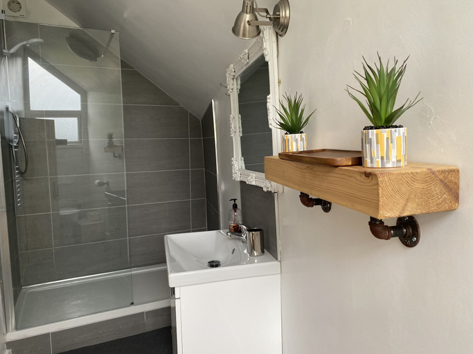 Bathroom 3, Delightful One Bed Lake District Cottage, Cumbria