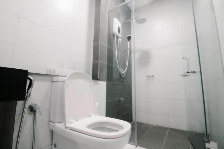 Bathroom, MaxStays - Max Home at Da Men Residences, Subang Jaya