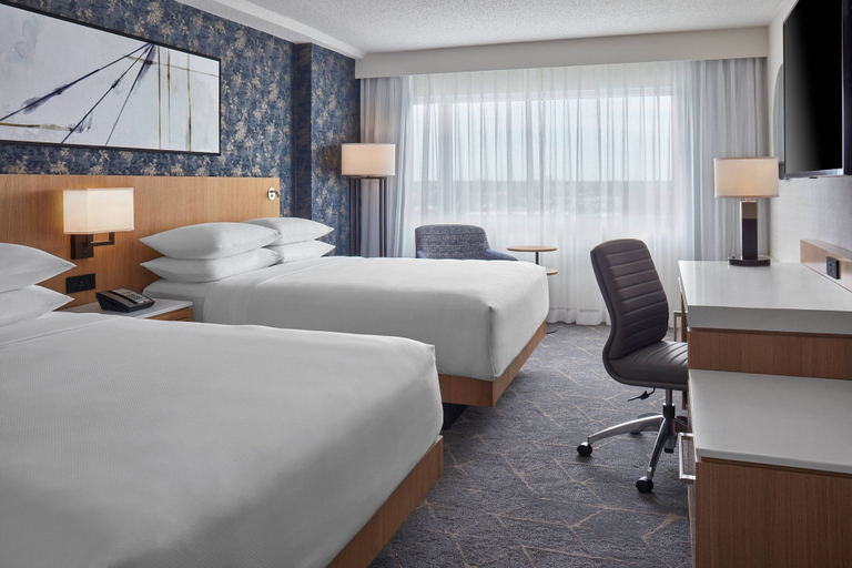Bedroom 5, Delta Hotels by Marriott Saskatoon Downtown, Division No. 11
