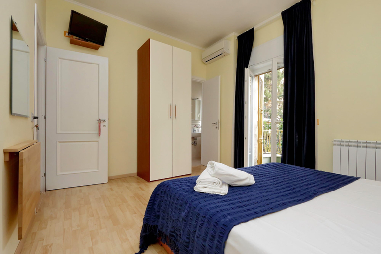 Bedroom 2, I Pini di Roma - Rooms & Suites, Rome