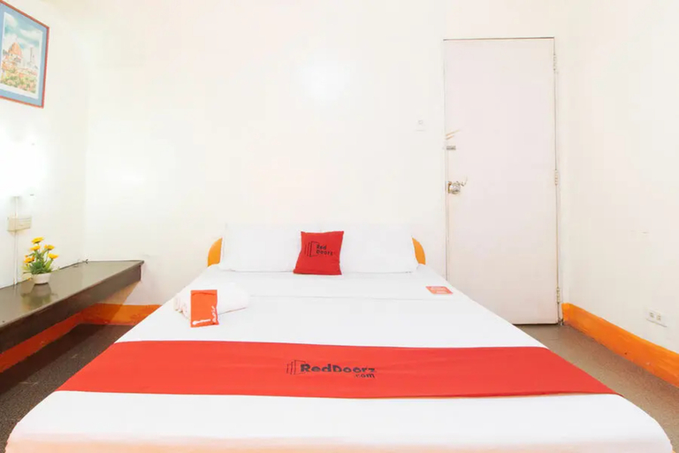 Bedroom 4, RedDoorz @ Crowne One Condo, Quezon City