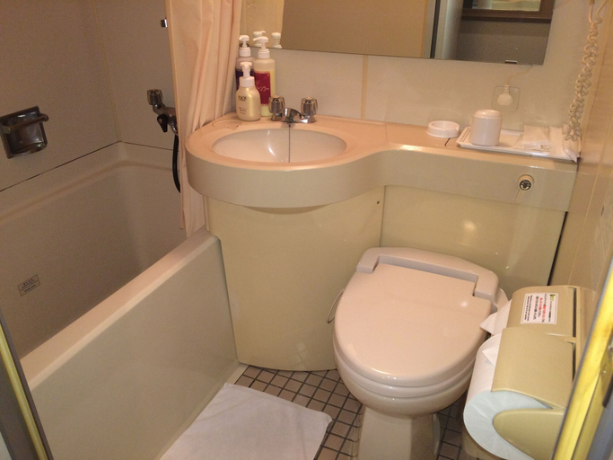 Bathroom 4, Hotel Crown Hills Tokuyama, Shūnan